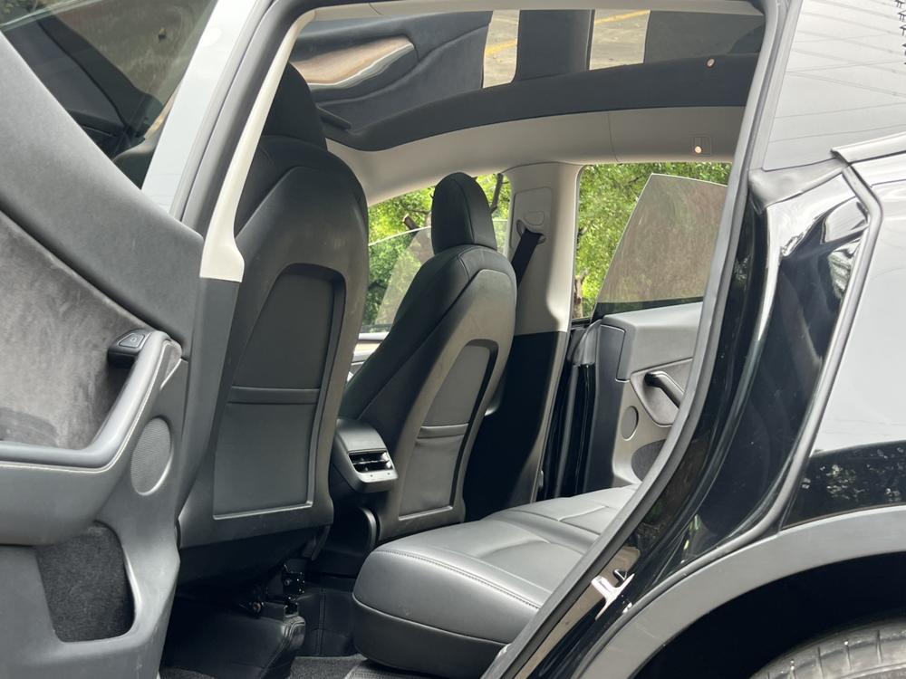 Tesla Model Y 2022 car image #21