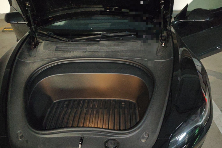 Tesla Model 3 2023 car image #23