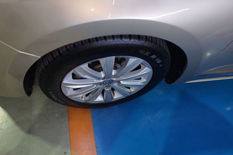 Volkswagen Bora 2016 car image #9