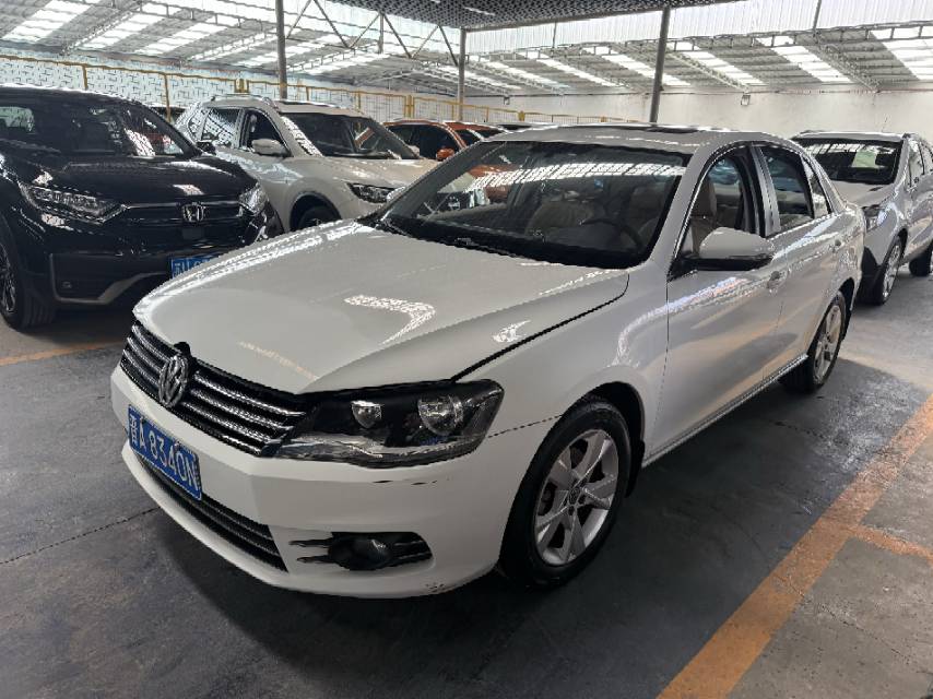 Volkswagen Bora 2015 car image 
