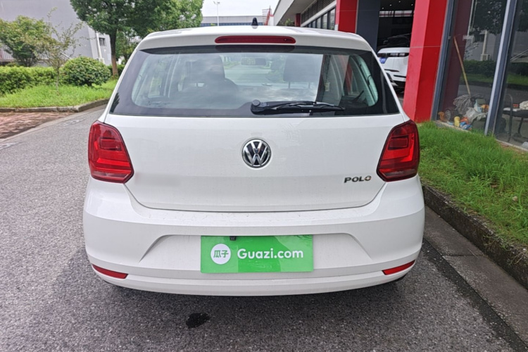Volkswagen Polo 2016 car image #6