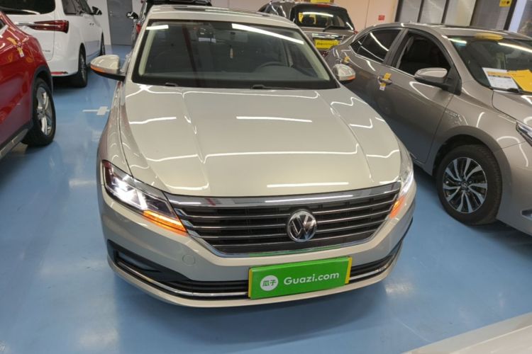 Volkswagen Lavida 2018 car image #3