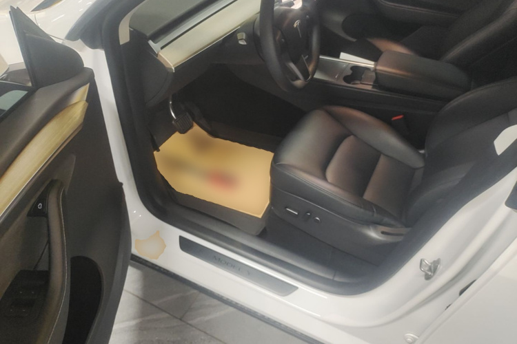 Tesla Model Y 2023 #12 Tesla Model Y 2023 car image #12