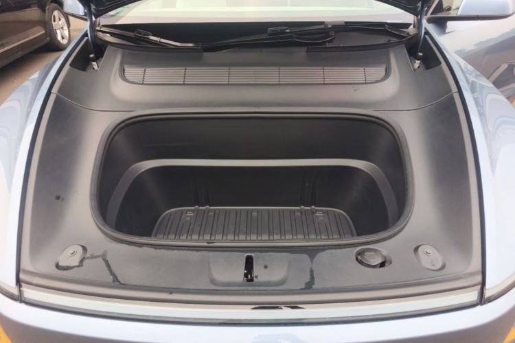 Tesla Model Y 2025 #20 Tesla Model Y 2025 car image #20