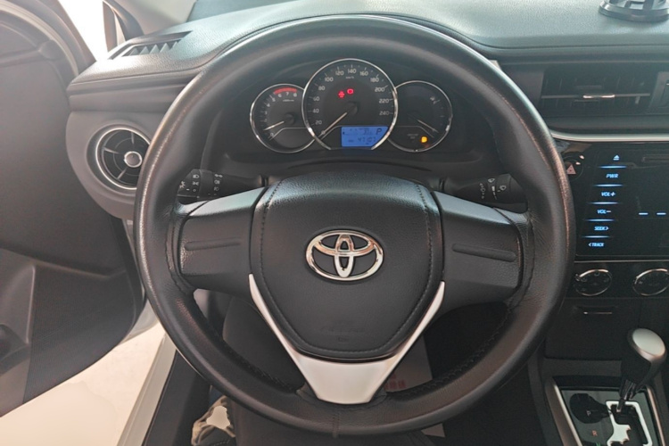 Toyota Corolla 2019 #11 Toyota Corolla 2019 car image #11