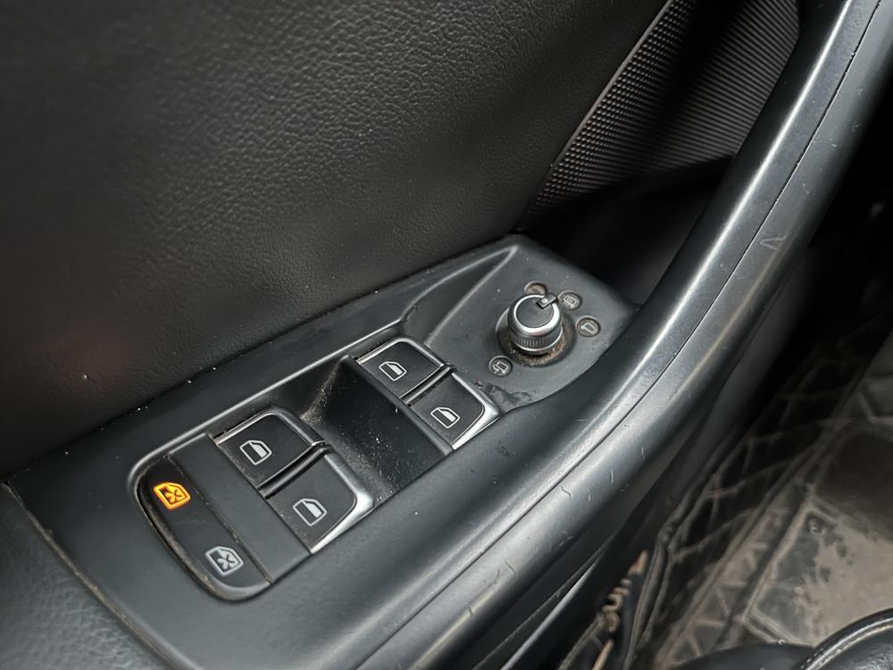 Audi Q3 2014 car image #22