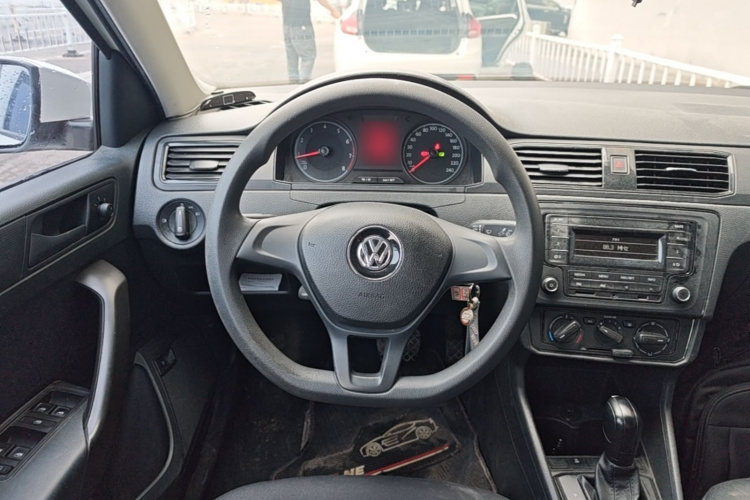 Volkswagen Santana 2018 car image #11