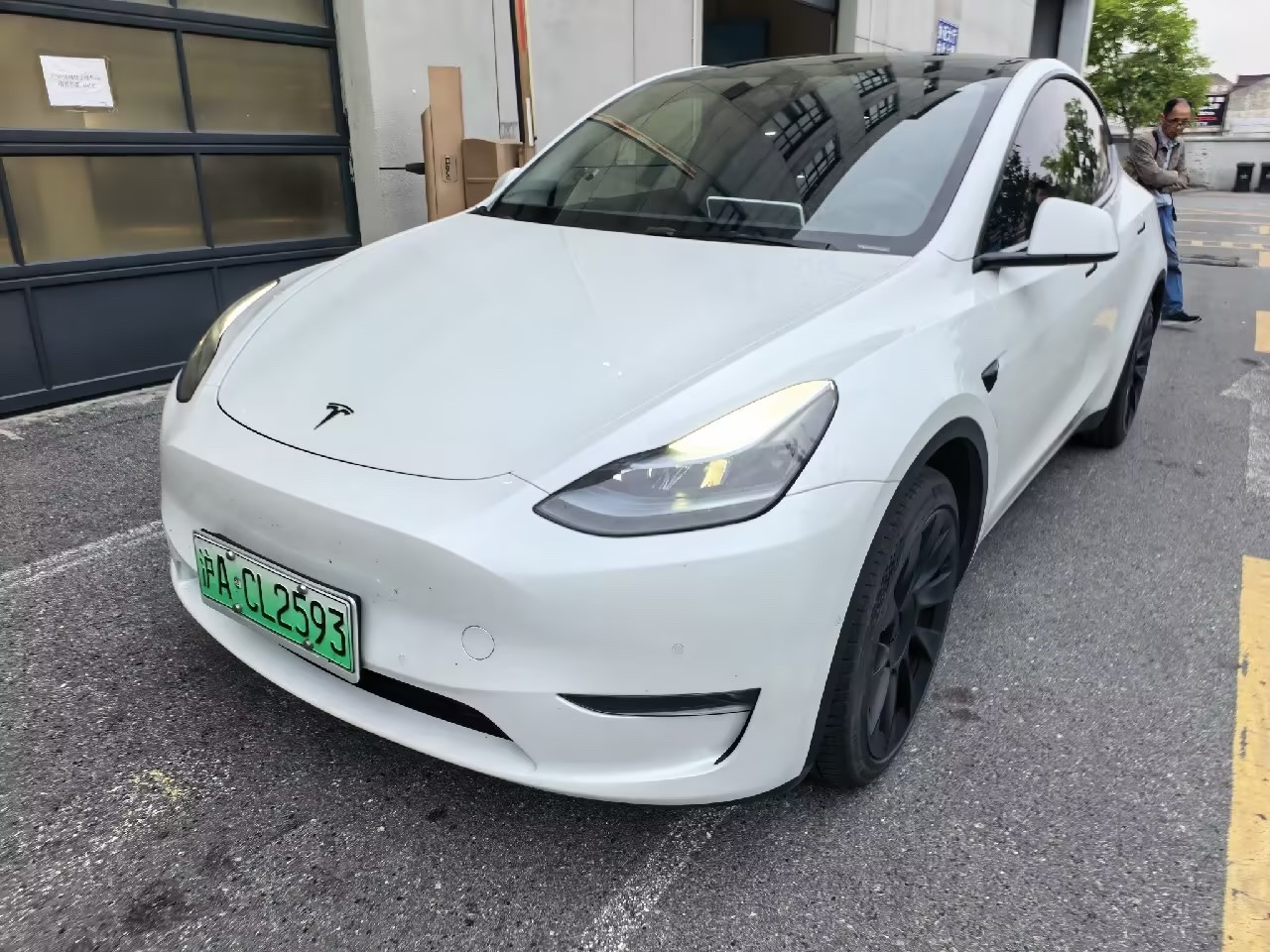 Tesla Model Y 2023 Tesla Model Y 2023 car image