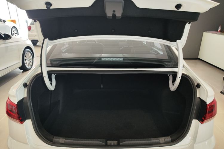 Volkswagen Bora 2023 car image #19