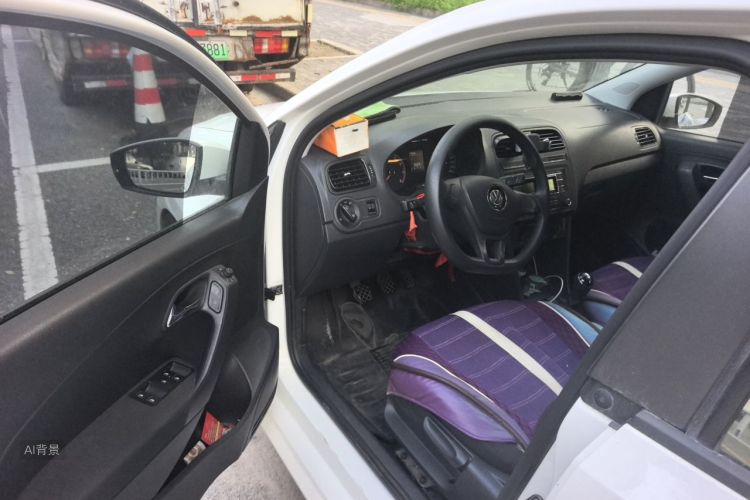 Volkswagen Polo 2016 car image #18