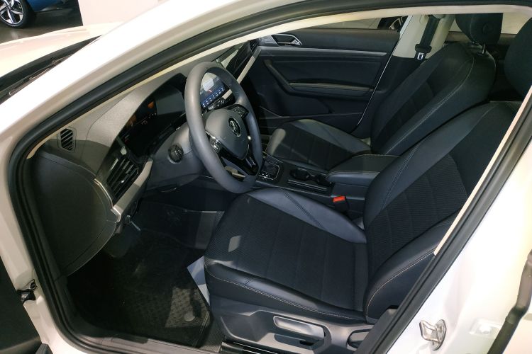 Volkswagen Lavida 2021 imagen de coche #15