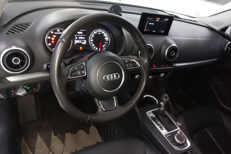 Audi A3 2015 car image #10