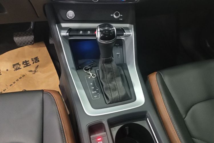 Audi Q3 2019 #14 Audi Q3 2019 car image #14