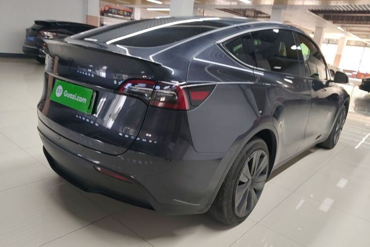 Tesla Model Y 2024 car image #7
