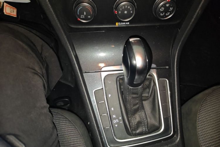 Volkswagen Golf 2019 #14 Volkswagen Golf 2019 car image #14