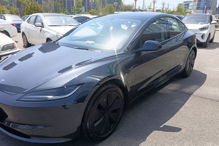 Tesla Model 3 2025 #2 Tesla Model 3 2025 car image #2