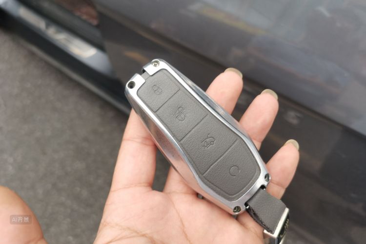 BYD Han 2023 car image #10