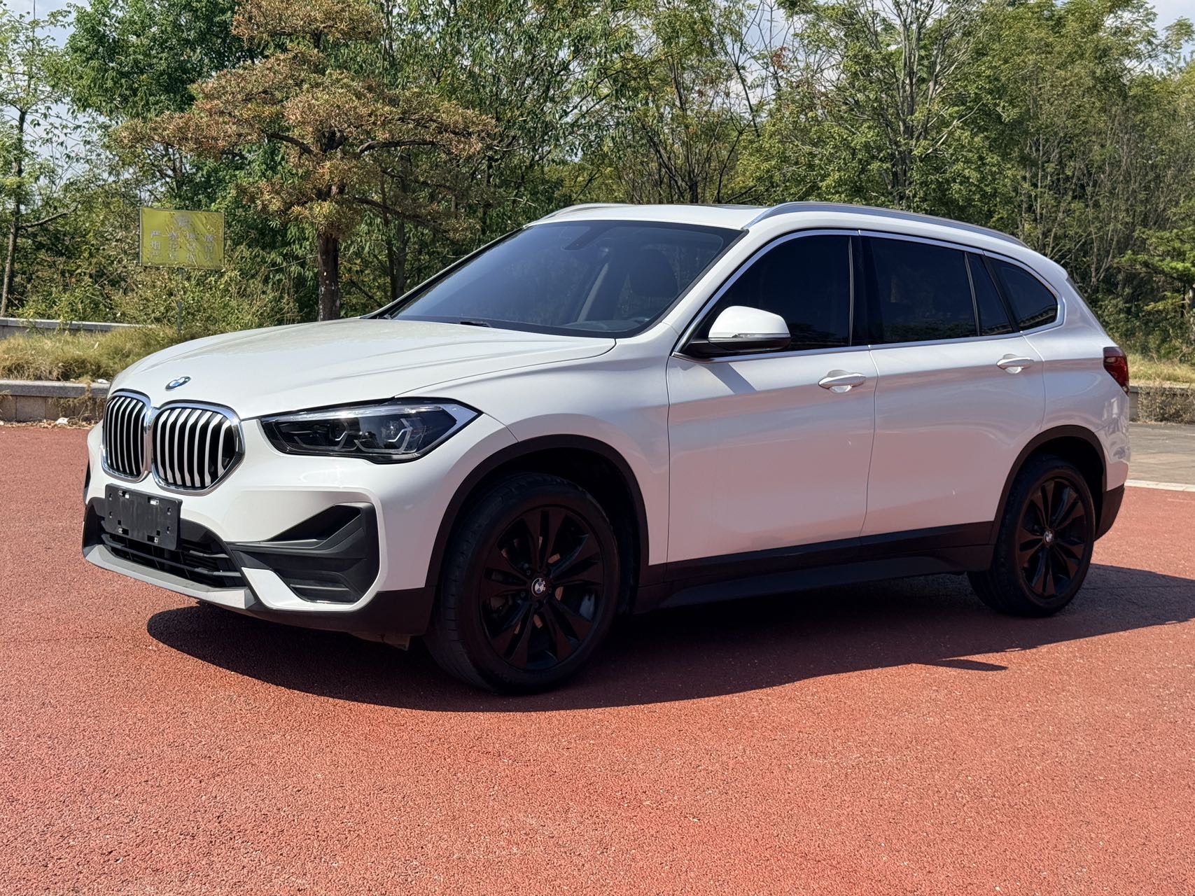 BMW X1 2020 BMW X1 2020 car image