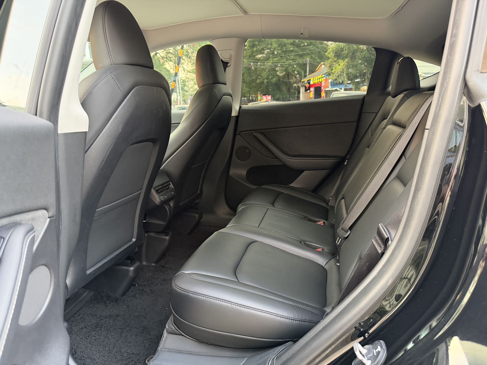 Tesla Model Y 2023 #8 Tesla Model Y 2023 car image #8