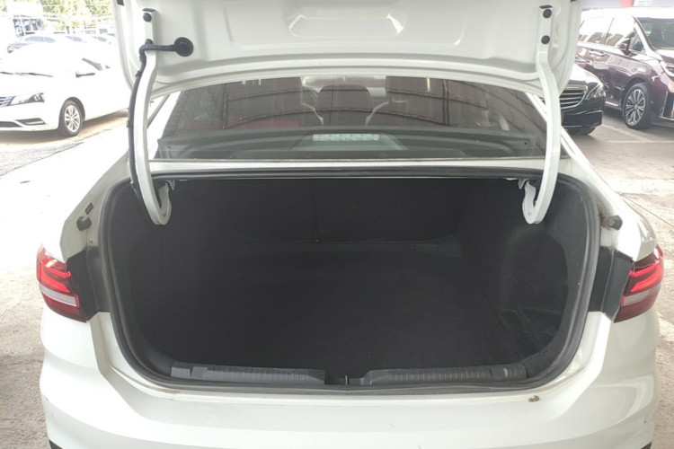 Volkswagen Lavida 2023 car image #19