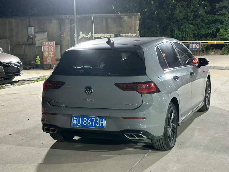 Volkswagen Golf 2022 car image #9