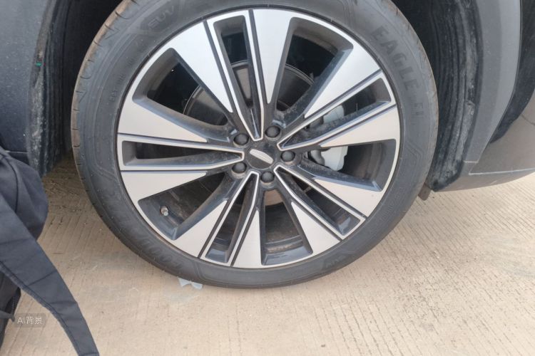 GEELY Boyue L 2025 car image #9