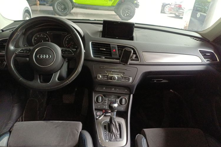 Audi Q3 2018 image de voiture #11