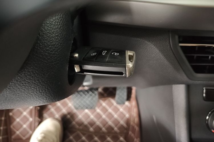 Volkswagen Lavida 2020 car image #9