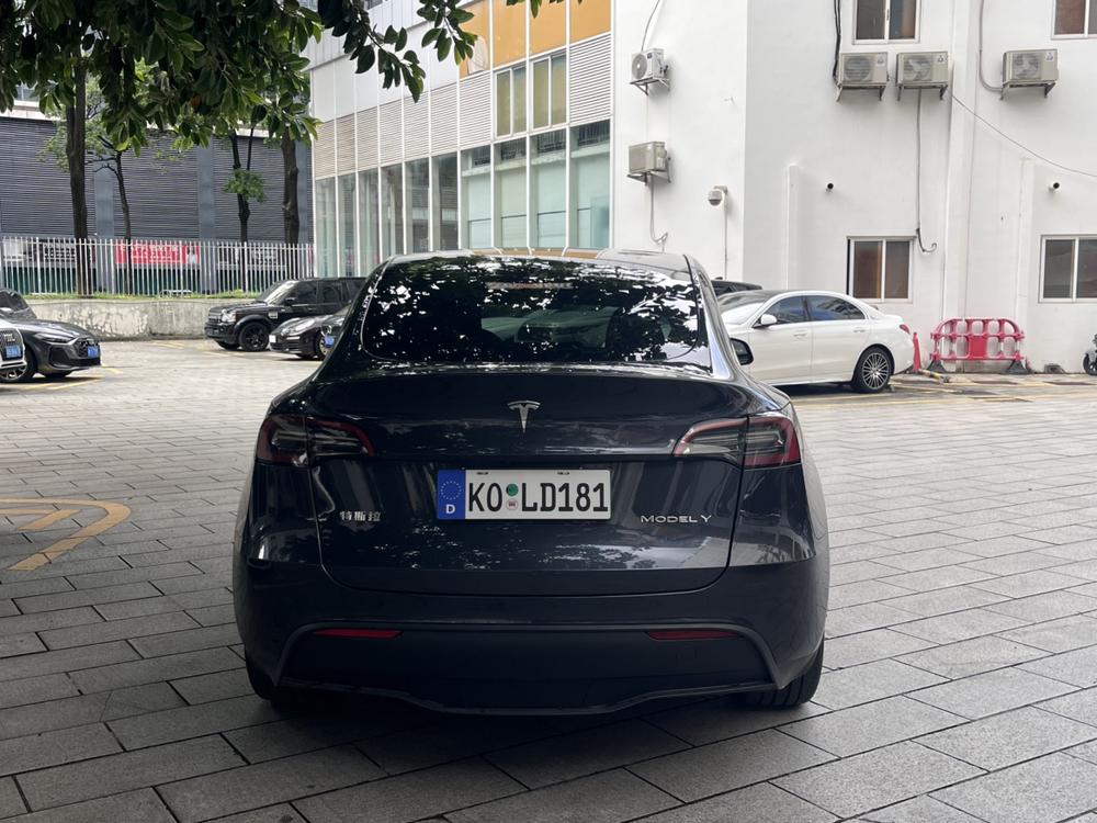 Tesla Model Y 2024 #4 Tesla Model Y 2024 car image #4