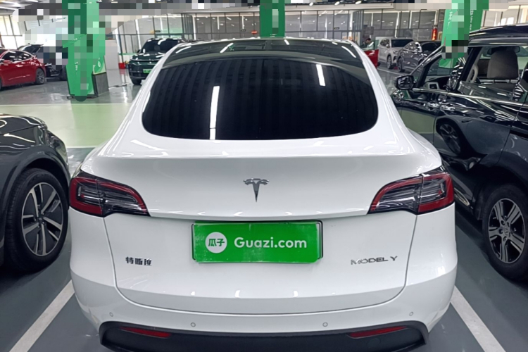 Tesla Model Y 2022 #6 Tesla Model Y 2022 car image #6