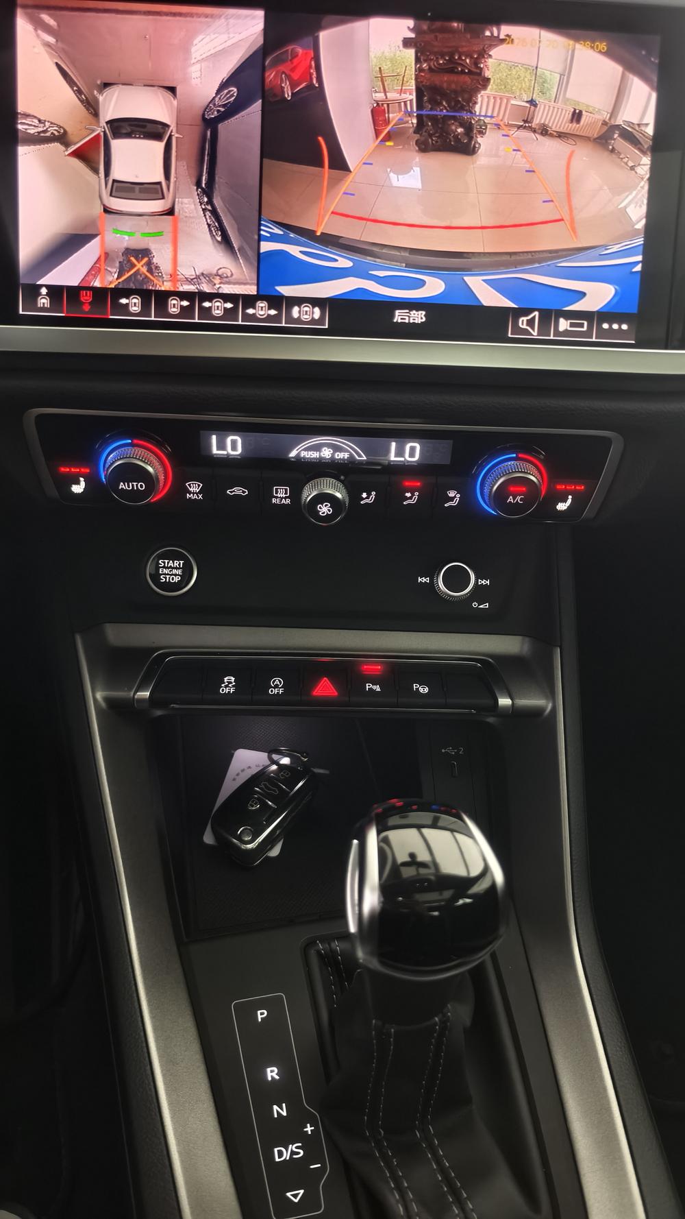 Audi Q3 2022 car image #10