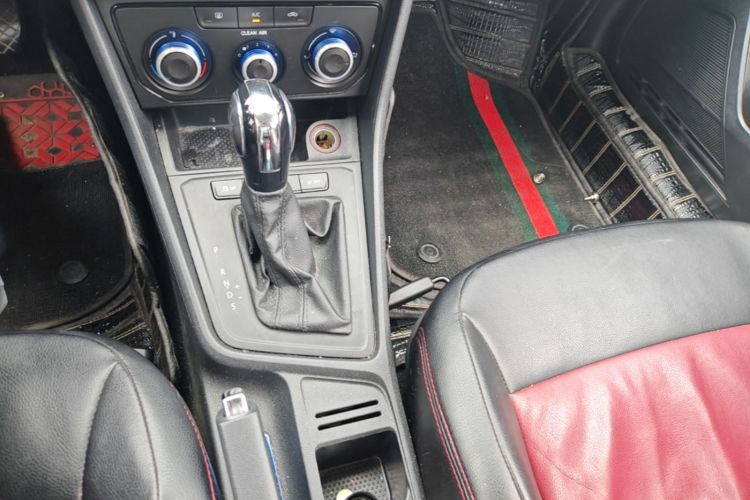 Volkswagen Lavida 2017 car image #16