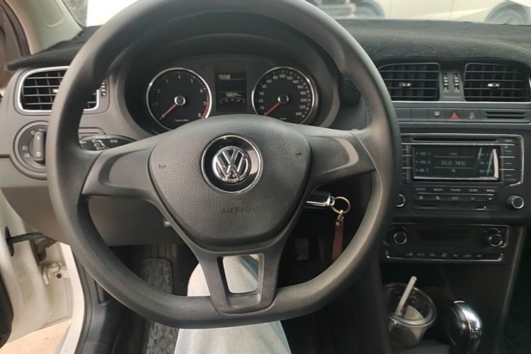Volkswagen Polo 2015 #11 Volkswagen Polo 2015 car image #11