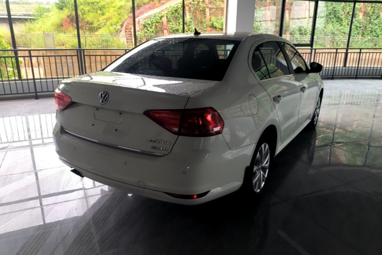 Volkswagen Lavida 2017 car image #7