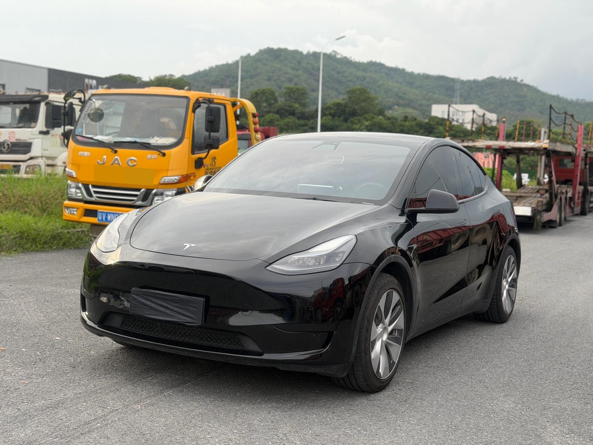 Tesla Model Y 2022 Tesla Model Y 2022 car image