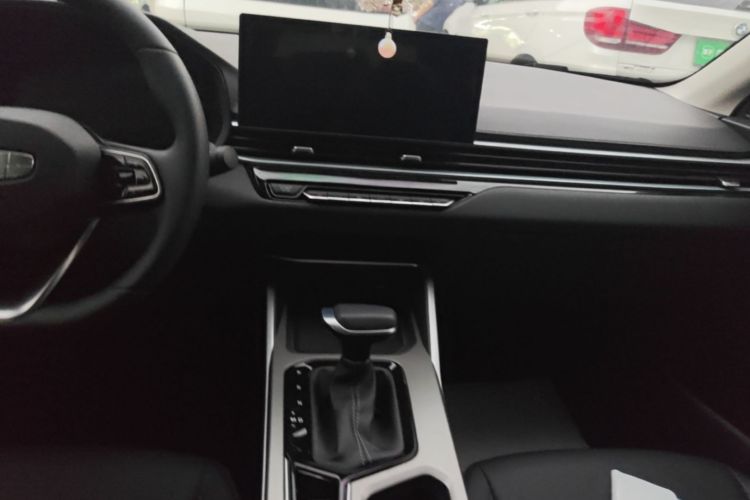 GEELY Emgrand 2025 car image #13