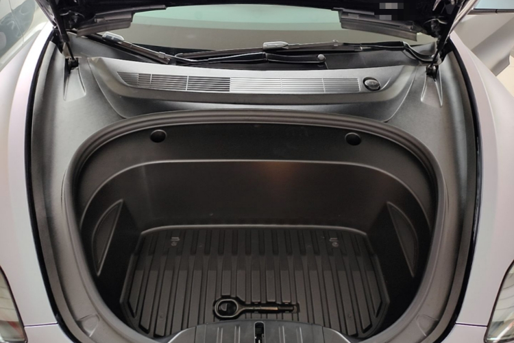 Tesla Model 3 2021 car image #20