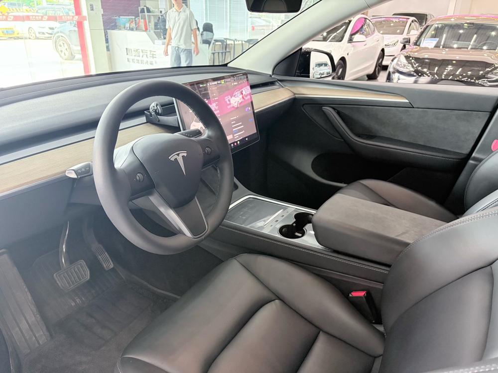 Tesla Model Y 2022 #19 Tesla Model Y 2022 car image #19