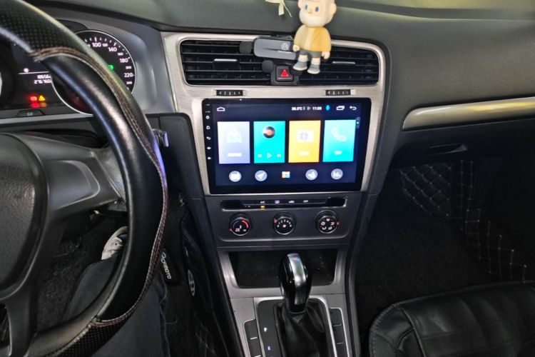 Volkswagen Golf 2014 car image #13
