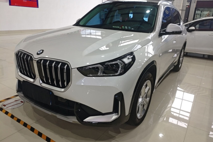 BMW X1 2024 car image #2