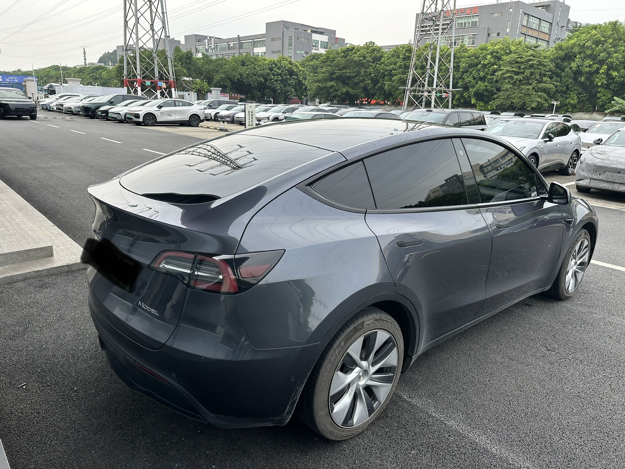 Tesla Model Y 2021 #8 Tesla Model Y 2021 car image #8
