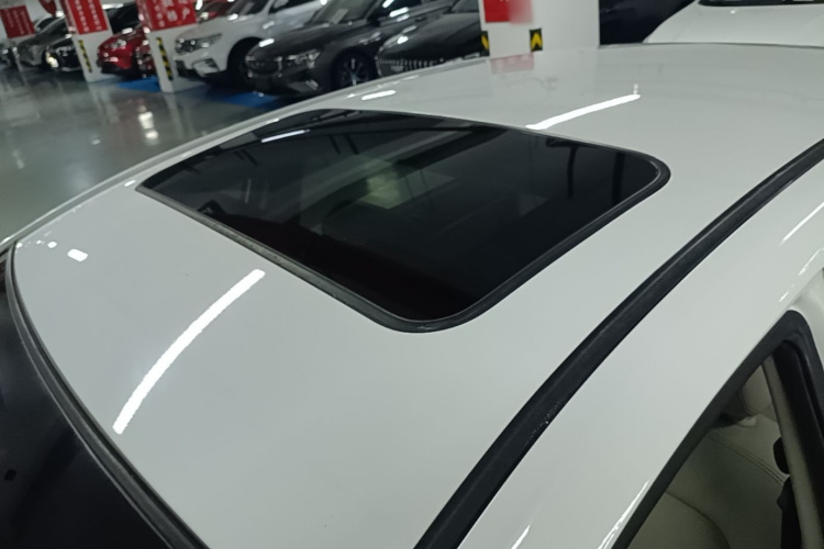 GEELY Emgrand 2015 car image #25