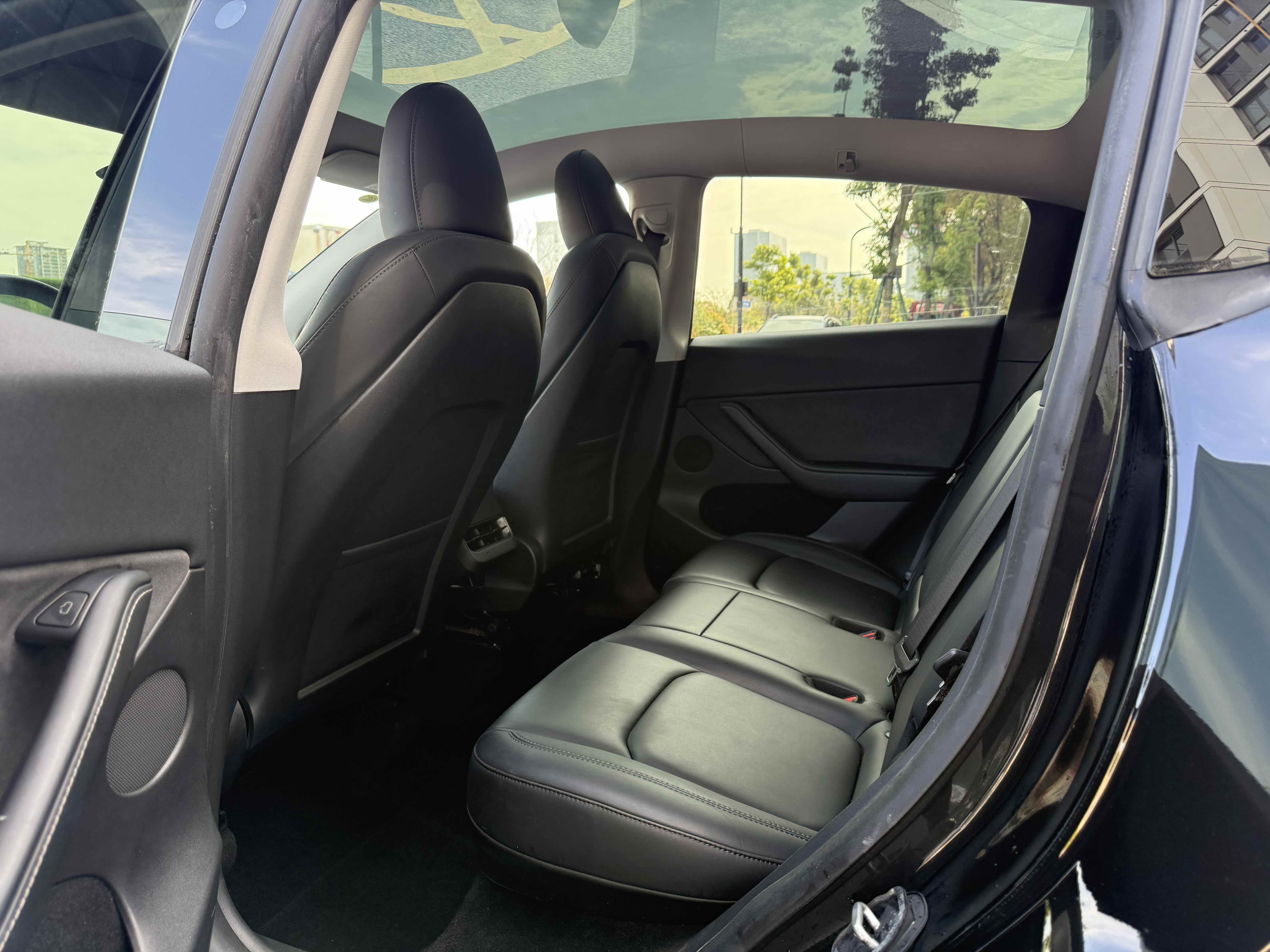 Tesla Model Y 2024 #8 Tesla Model Y 2024 car image #8