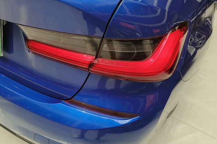 BMW 3 Series 2020 car image #8