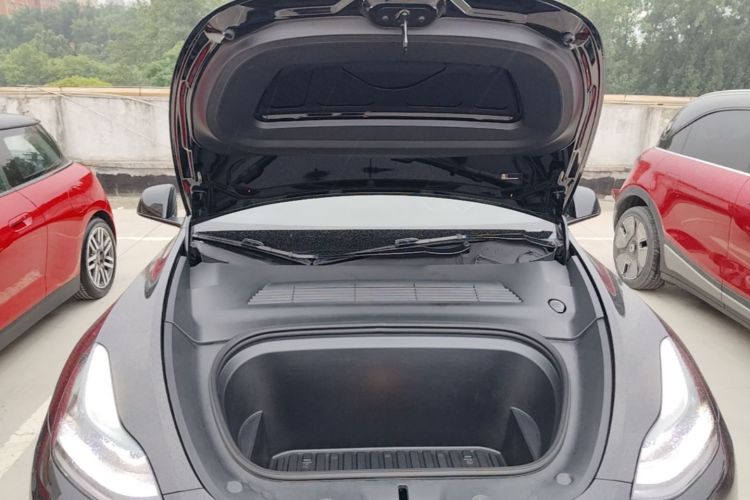 Tesla Model Y 2022 #20 Tesla Model Y 2022 car image #20