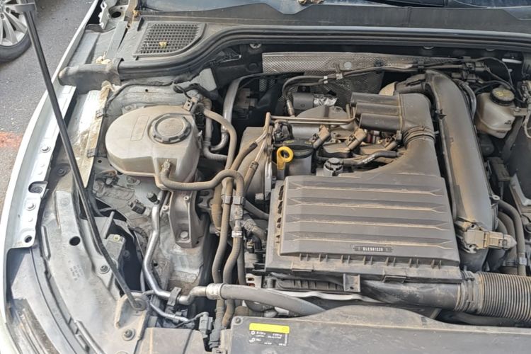 Volkswagen Golf 2024 car image #23