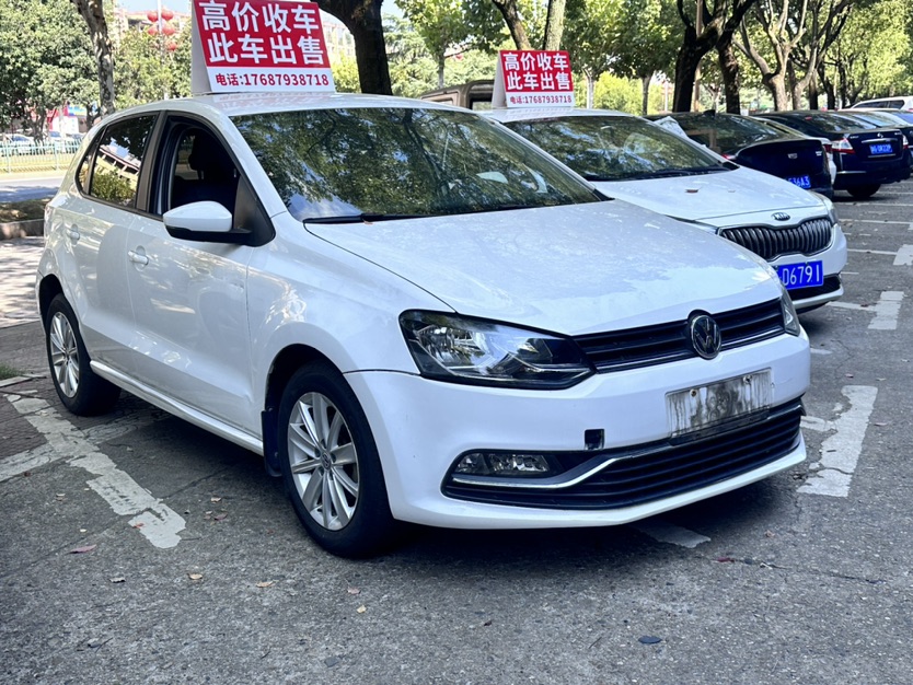 Volkswagen Polo 2015 Volkswagen Polo 2015 car image