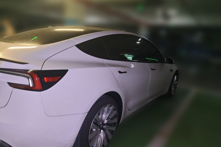 Tesla Model 3 2024 car image #5