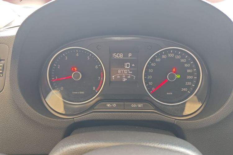 Volkswagen Polo 2016 car image #12
