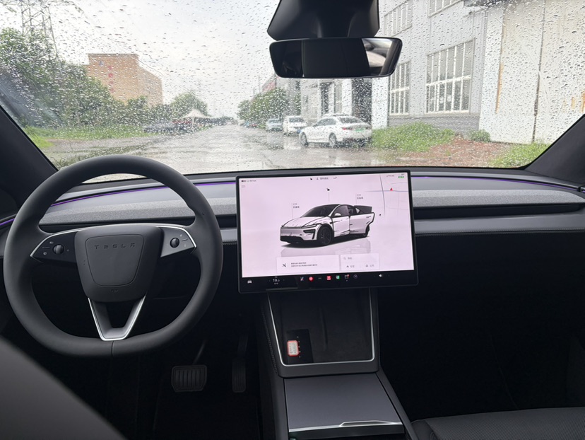 Tesla Model Y 2026 #7 Tesla Model Y 2026 car image #7